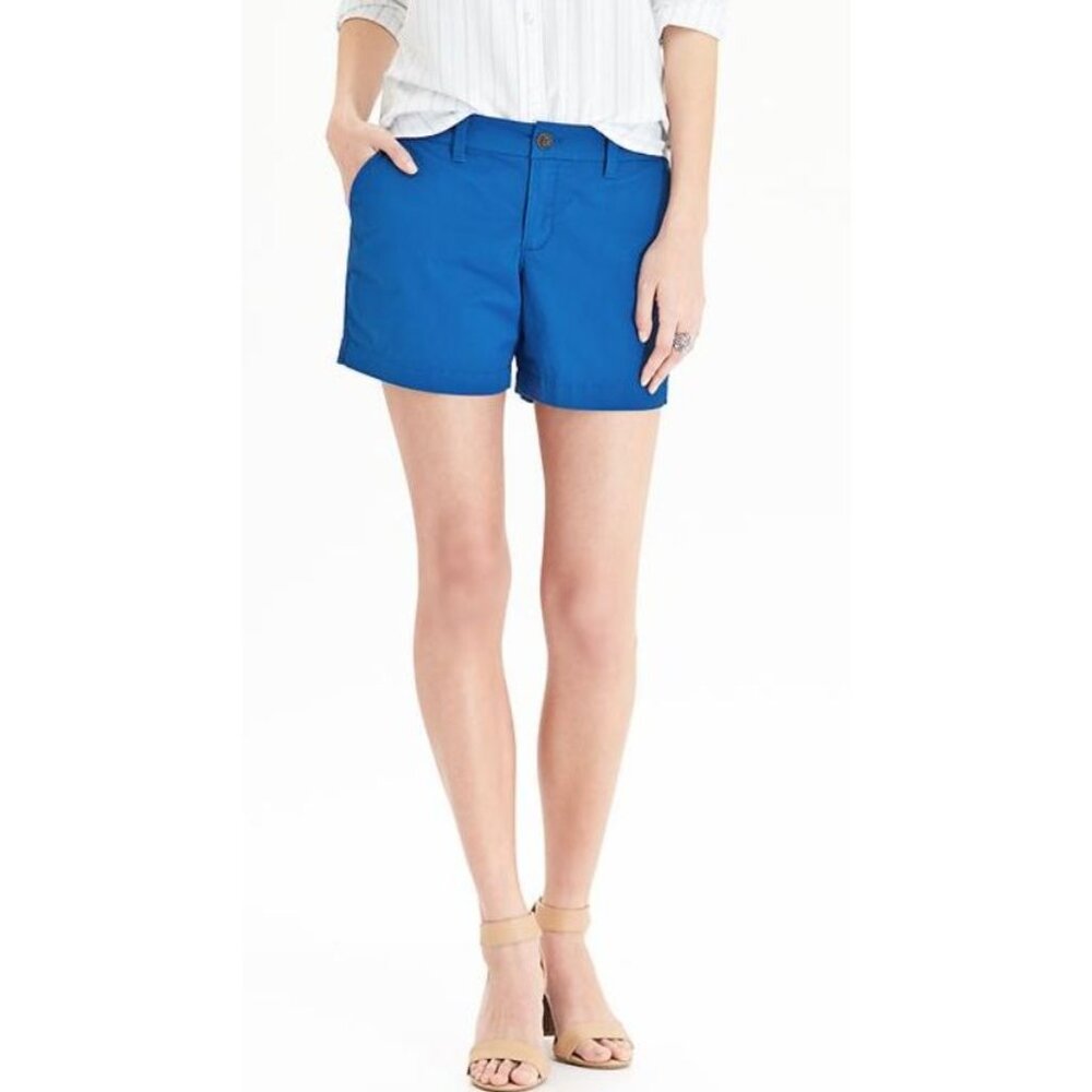 Old Navy Women's Blue Mid Rise 5-Inch Inseam Everyday Twill Shorts Size 16 Tall